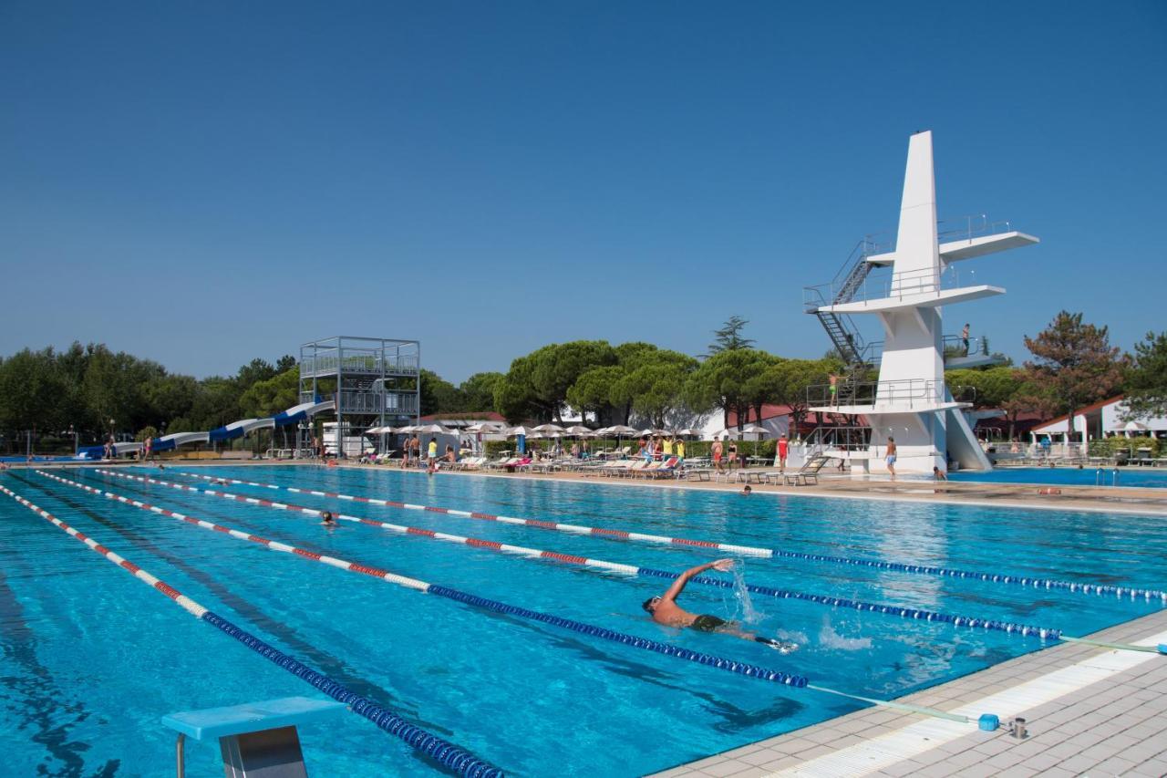 Club Del Sole Marina Julia Family Collection Hotel Exterior photo
